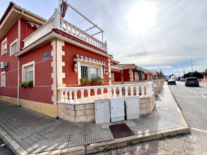 Image No.25-3 Bed Townhouse for sale