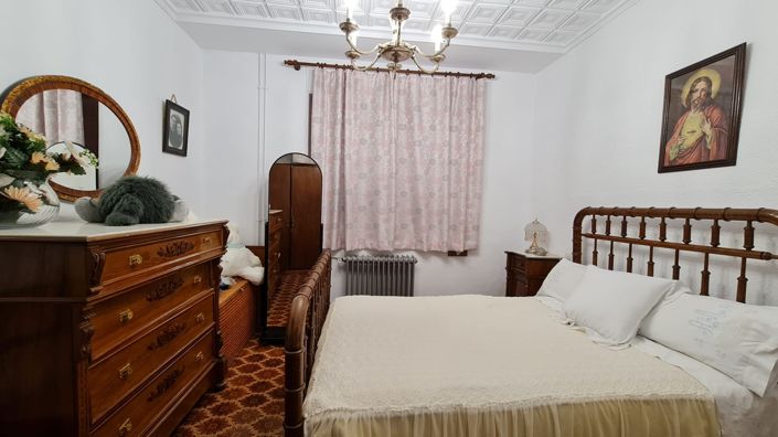 Image No.32-8 Bed Country House for sale