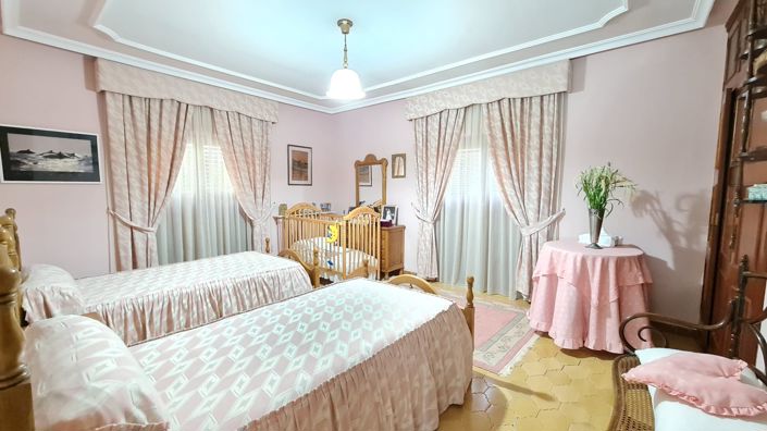 Image No.43-8 Bed Country House for sale