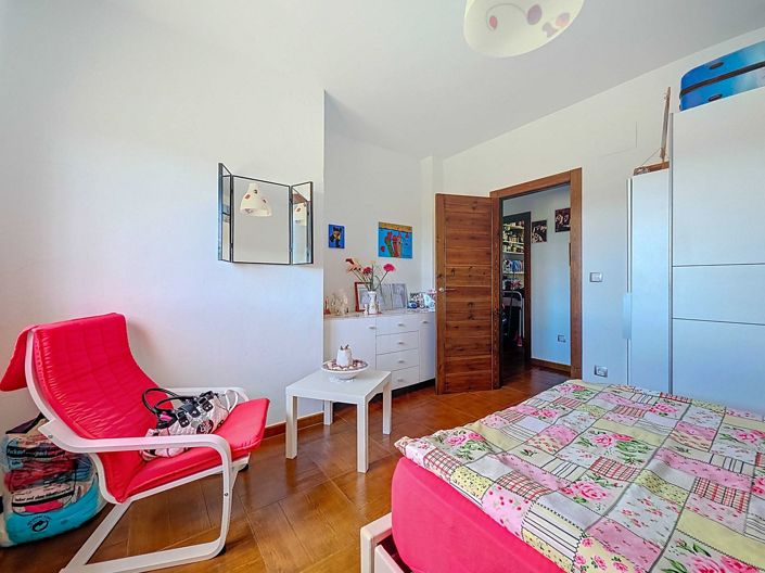 Image No.12-4 Bed Villa for sale