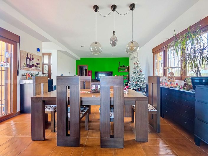 Image No.6-4 Bed Villa for sale