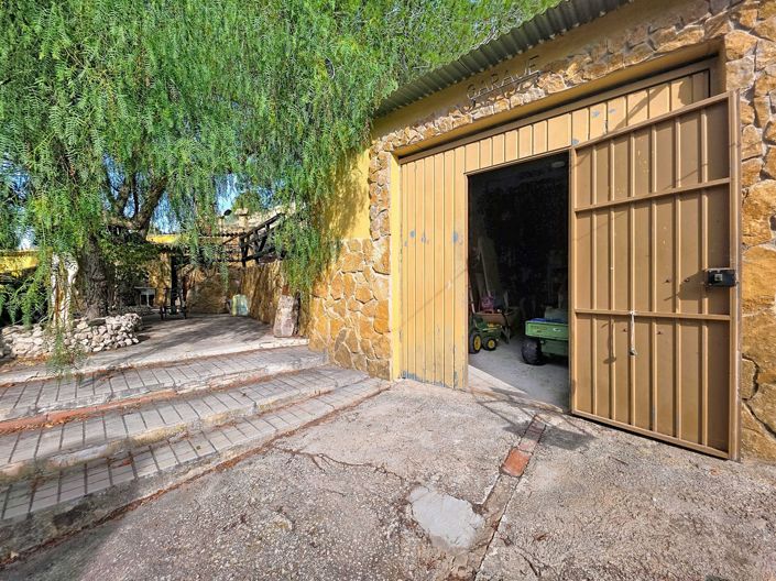 Image No.37-4 Bed Property for sale