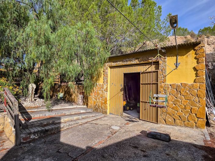 Image No.41-4 Bed Property for sale