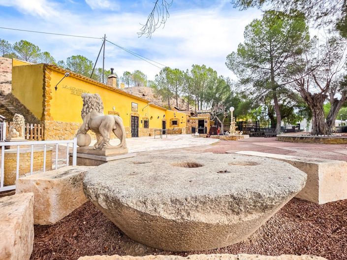 Image No.46-4 Bed Property for sale