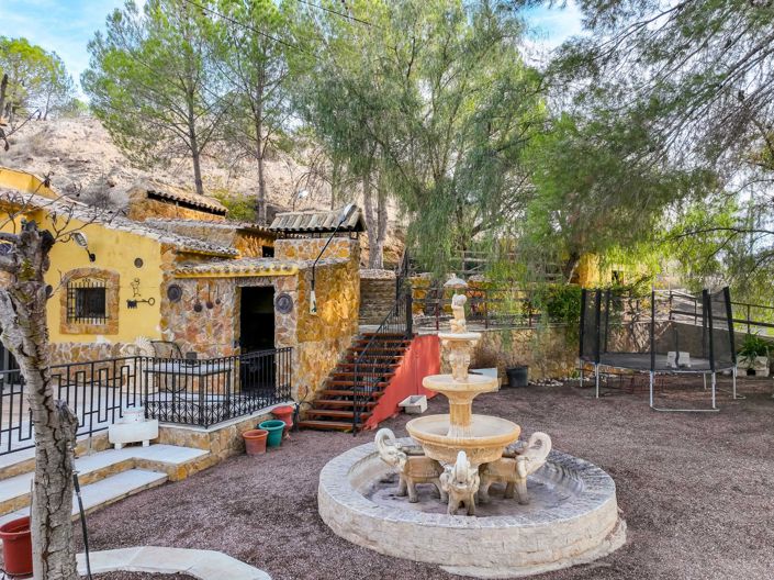 Image No.49-4 Bed Property for sale