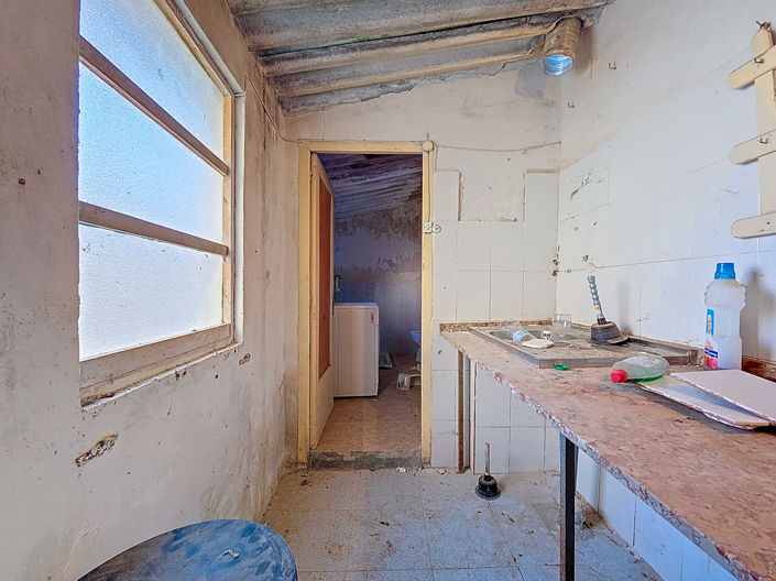 Image No.16-6 Bed Townhouse for sale