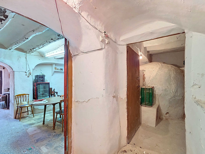 Image No.9-6 Bed Townhouse for sale