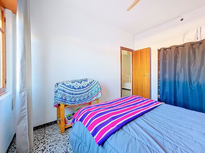 Image No.27-8 Bed Townhouse for sale