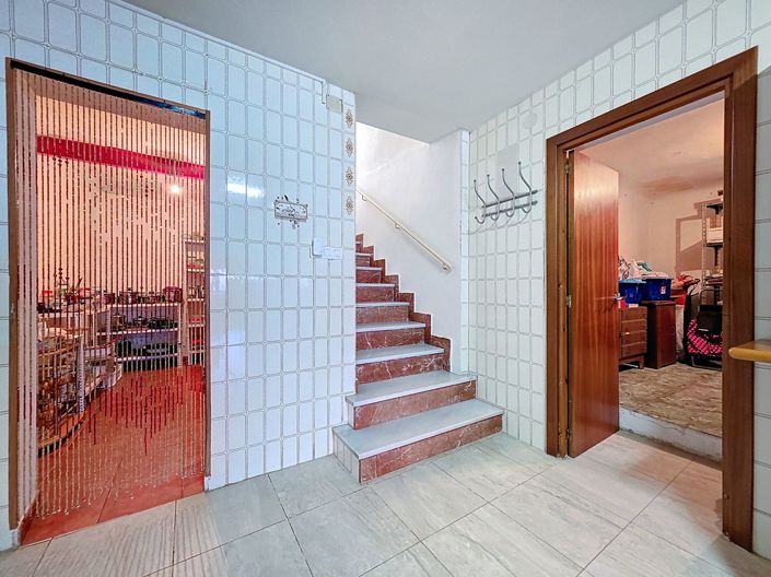 Image No.37-8 Bed Townhouse for sale