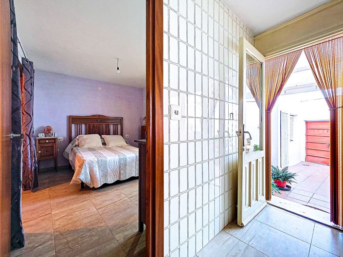 Image No.44-8 Bed Townhouse for sale