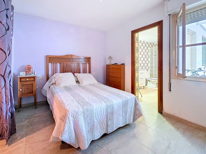 Image No.45-8 Bed Townhouse for sale