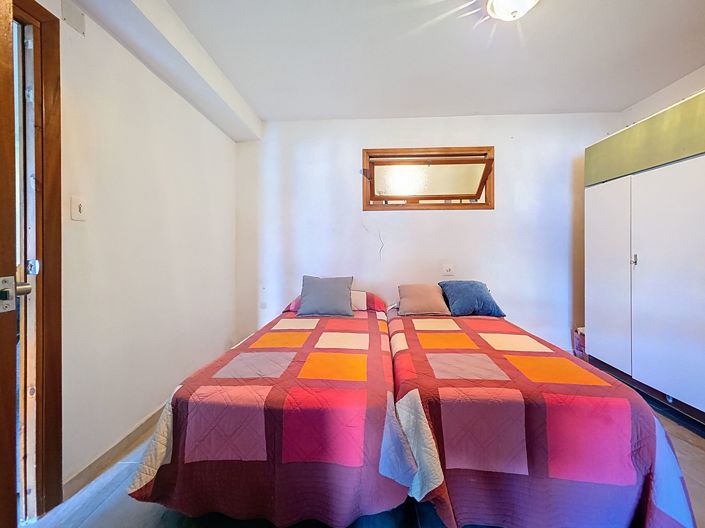 Image No.47-8 Bed Townhouse for sale