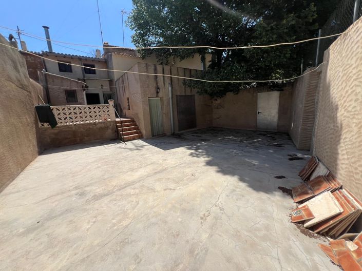 Image No.25-5 Bed Townhouse for sale