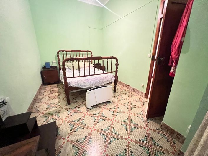 Image No.42-5 Bed Townhouse for sale