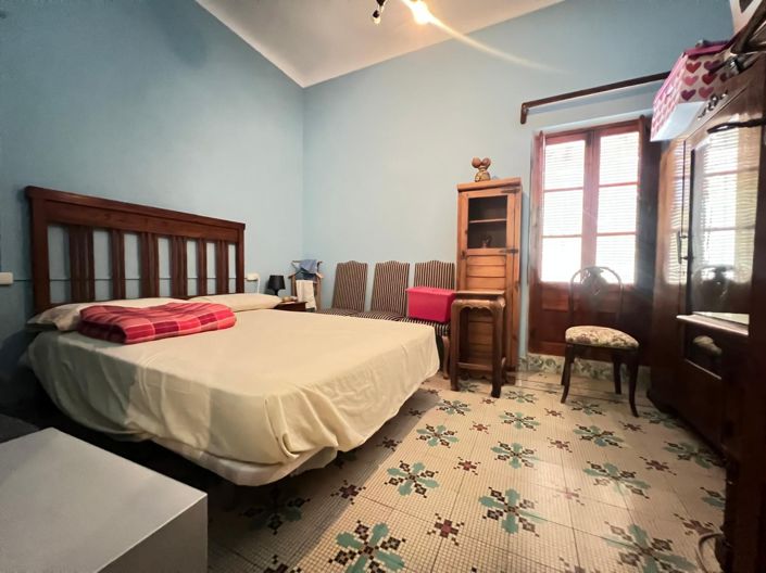 Image No.46-5 Bed Townhouse for sale