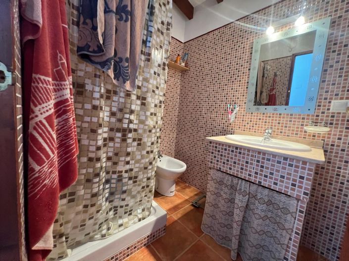 Image No.7-5 Bed Townhouse for sale