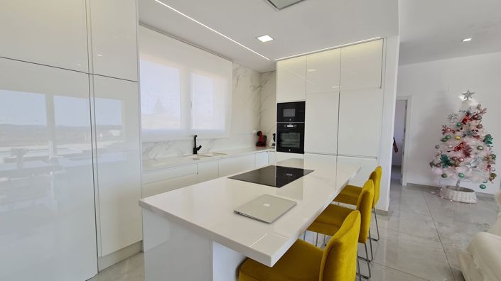 Image No.27-3 Bed Villa for sale