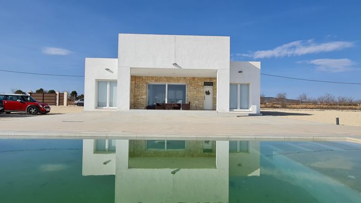 Image No.39-3 Bed Villa for sale