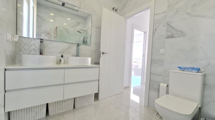 Image No.6-3 Bed Villa for sale