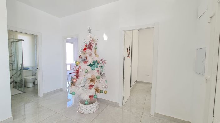 Image No.7-3 Bed Villa for sale