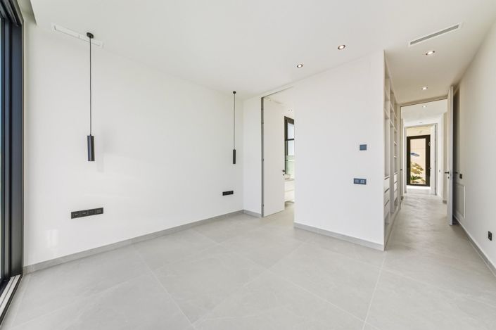 Image No.13-4 Bed Villa for sale