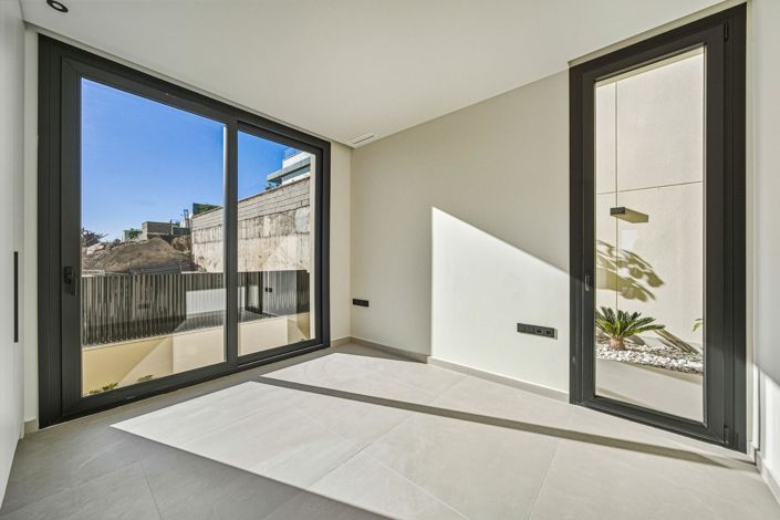 Image No.16-4 Bed Villa for sale