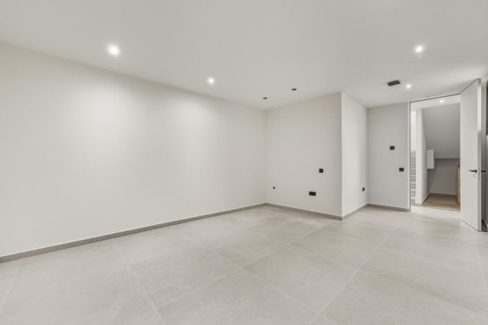 Image No.22-4 Bed Villa for sale