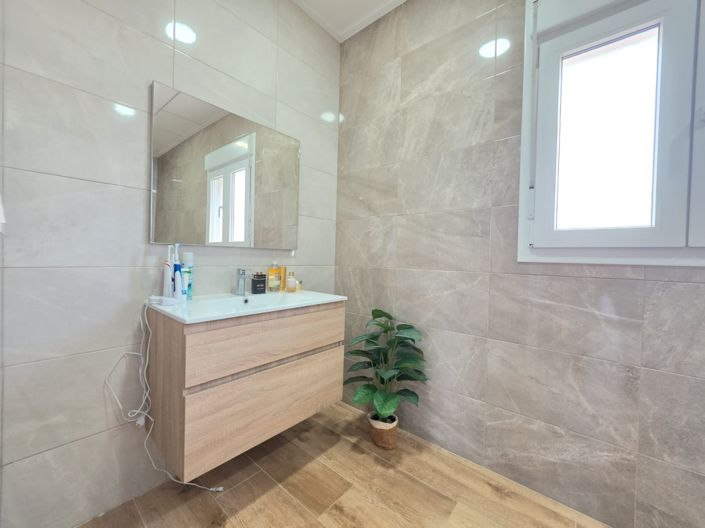 Image No.18-4 Bed Villa for sale