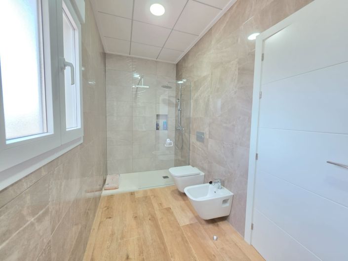 Image No.19-4 Bed Villa for sale