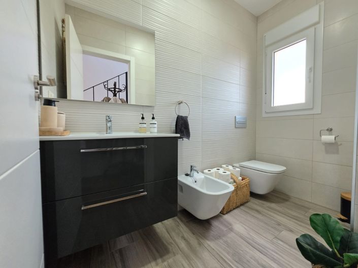 Image No.34-4 Bed Villa for sale