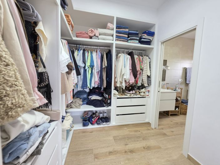 Image No.38-4 Bed Villa for sale