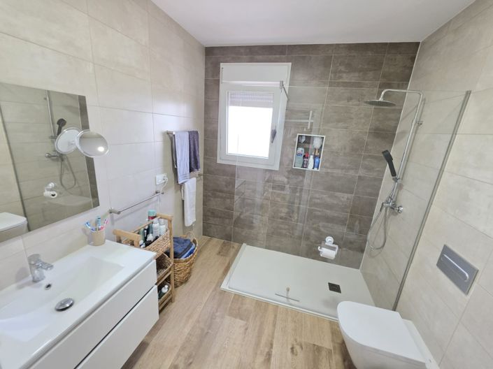 Image No.40-4 Bed Villa for sale