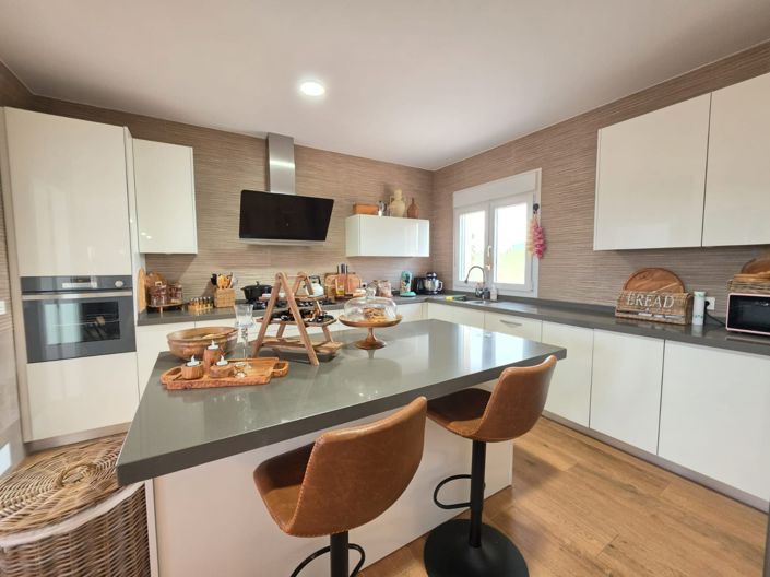 Image No.6-4 Bed Villa for sale