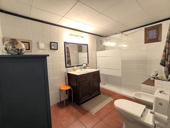 Image No.34-4 Bed Country House for sale