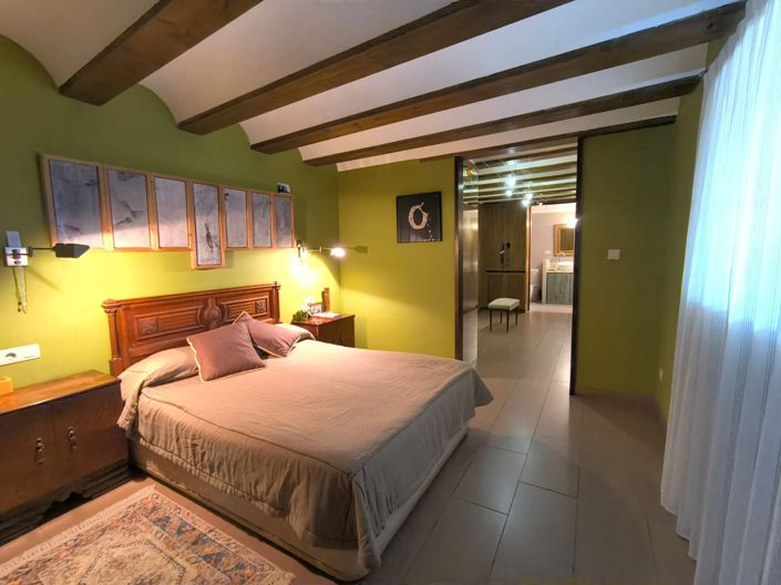 Image No.6-4 Bed Country House for sale