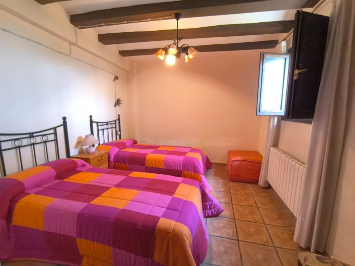 Image No.11-22 Bed Commercial for sale