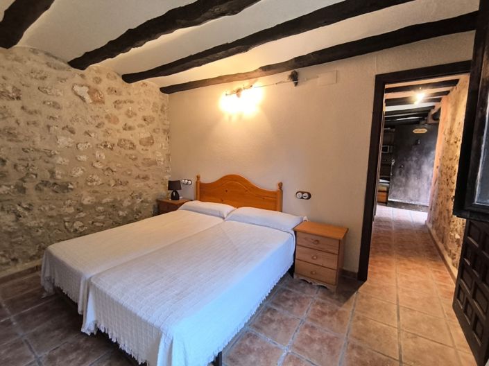 Image No.13-22 Bed Commercial for sale