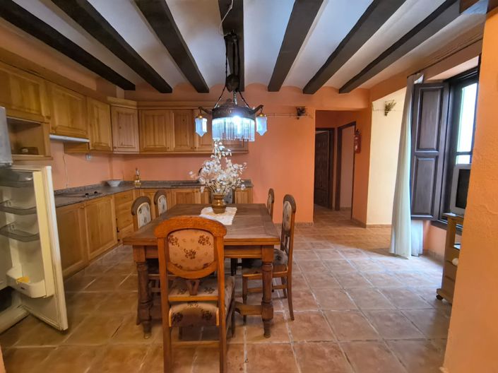 Image No.16-22 Bed Commercial for sale