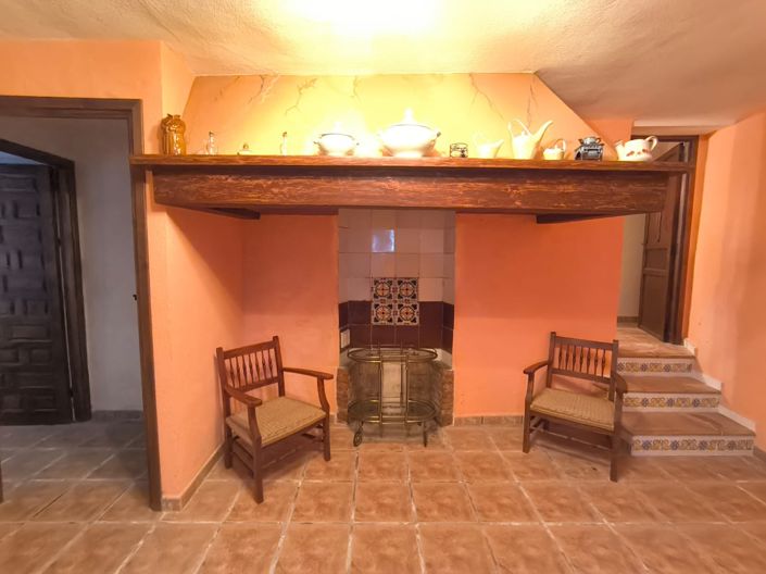 Image No.17-22 Bed Commercial for sale