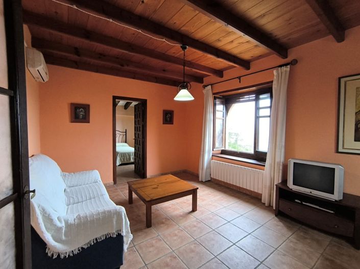 Image No.17-22 Bed Commercial for sale