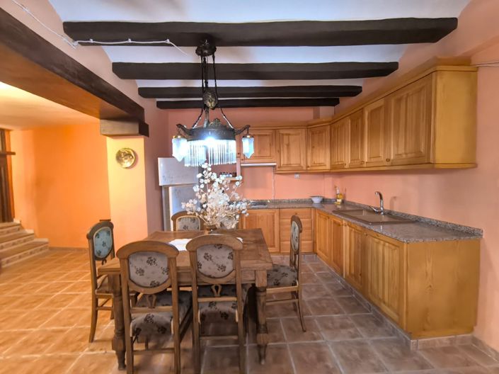 Image No.18-22 Bed Commercial for sale