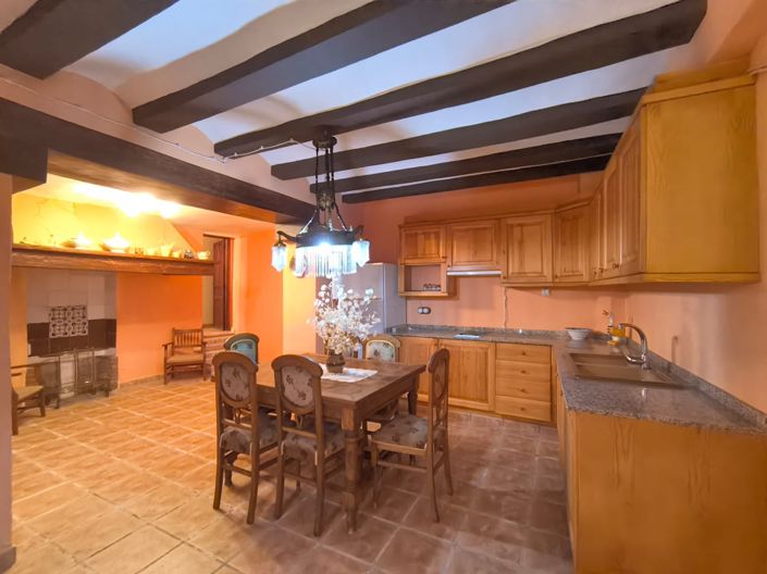 Image No.19-22 Bed Commercial for sale