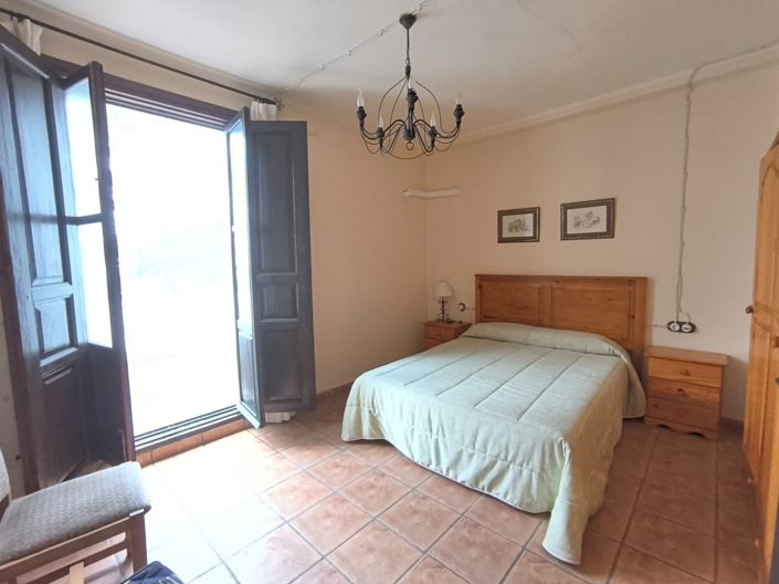 Image No.19-22 Bed Commercial for sale