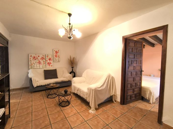 Image No.20-22 Bed Commercial for sale