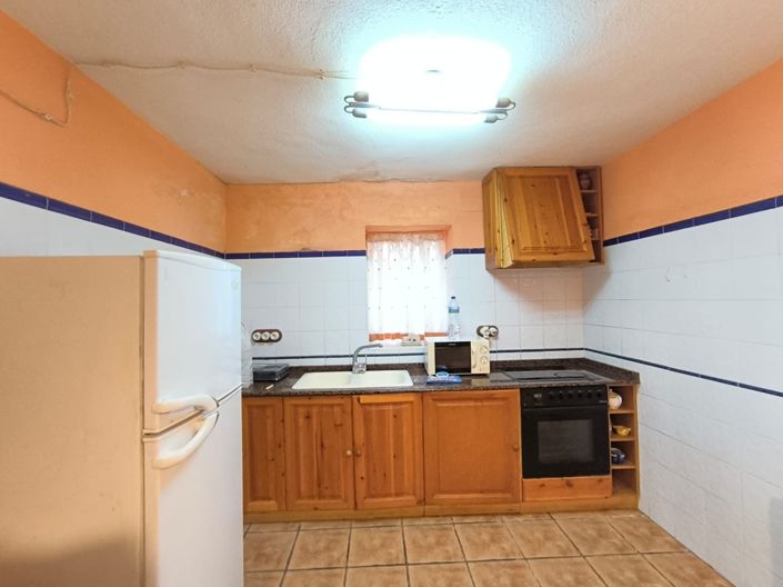 Image No.23-22 Bed Commercial for sale