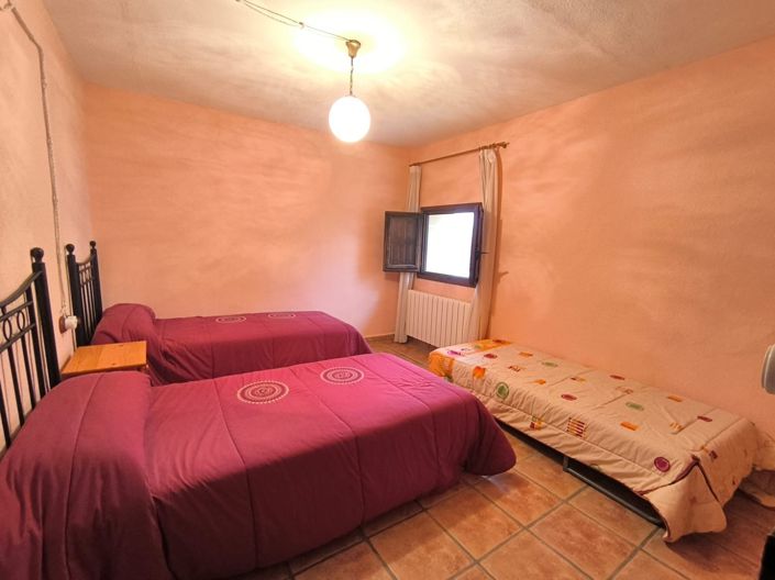 Image No.25-22 Bed Commercial for sale