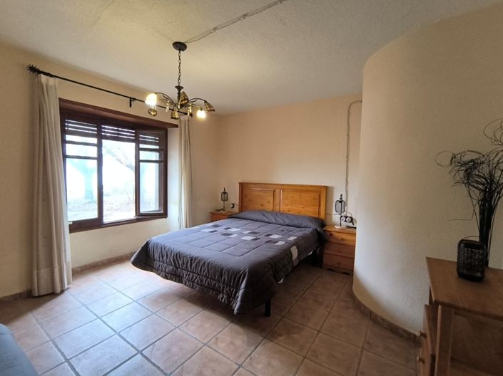 Image No.26-22 Bed Commercial for sale