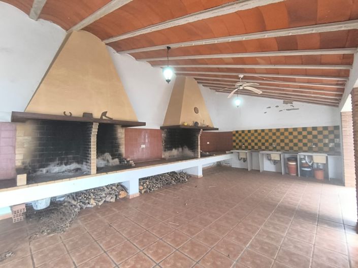 Image No.33-22 Bed Commercial for sale