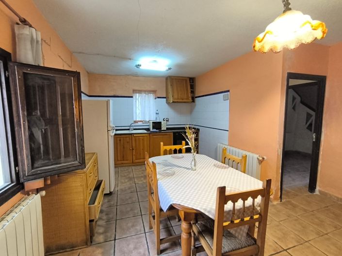 Image No.36-22 Bed Commercial for sale