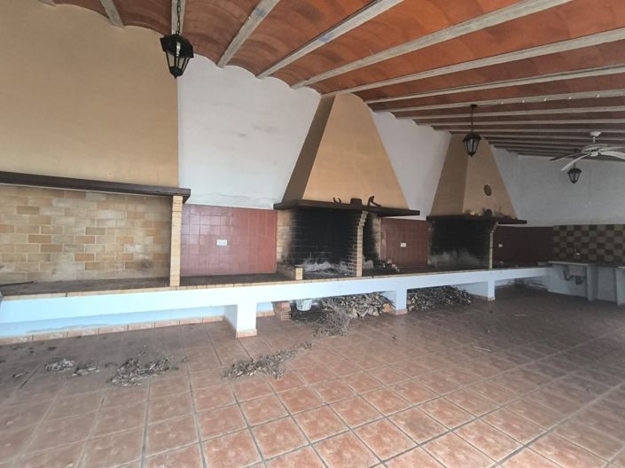 Image No.37-22 Bed Commercial for sale